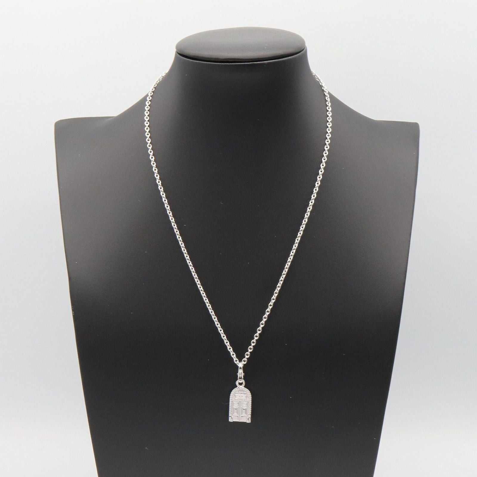 Chanel Necklace Door Motif 37.5 40 cm 18k White Gold — view 5