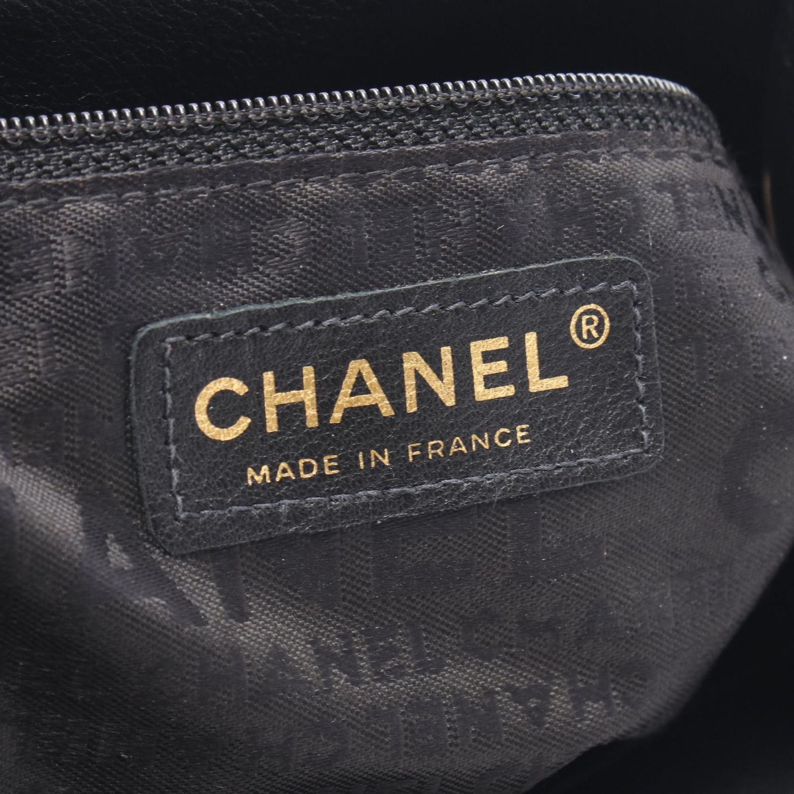 Chanel Tote Logo Camellia Black White Lambskin — view 4