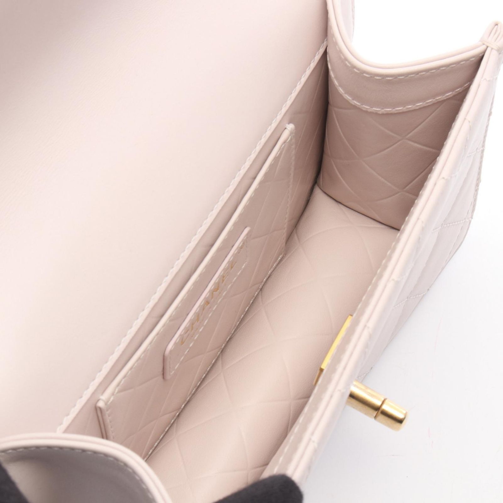 Chanel Shoulder Bag Quilted Pink Gray Leather Chain — view 3
