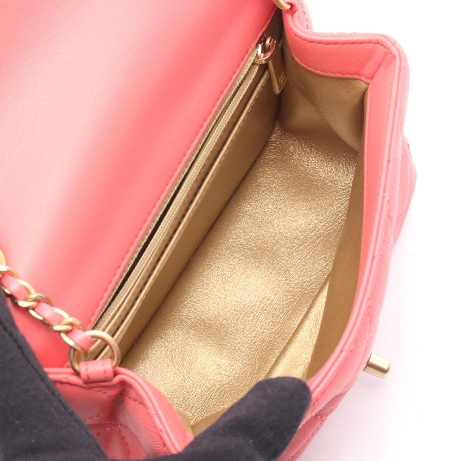 Chanel Shoulder Bag Quilted Pink Leather Mini Chain — view 3