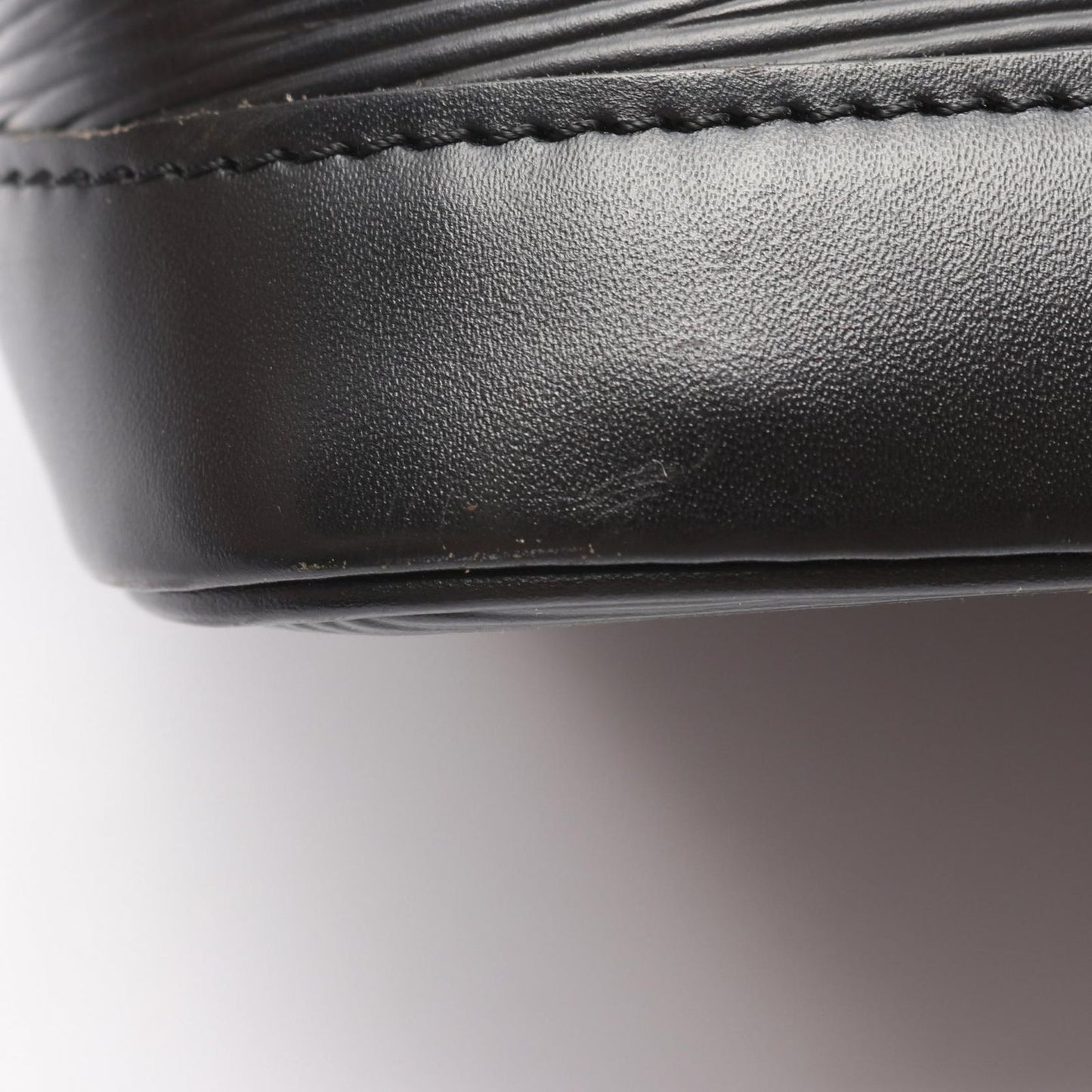 Louis Vuitton Handbag Alma Epi Noir Leather — view 7
