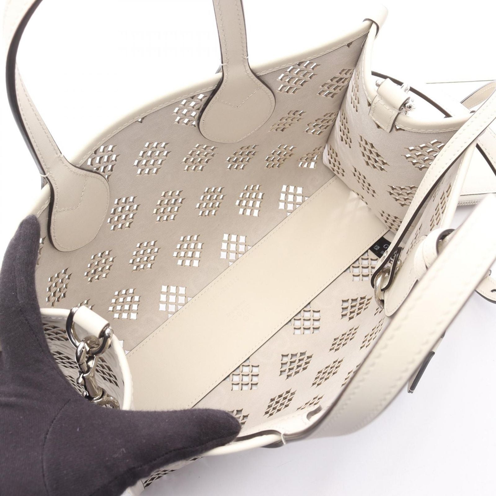 Gucci Handbag Diamond Cutout Small 2-Way White Leather — view 3