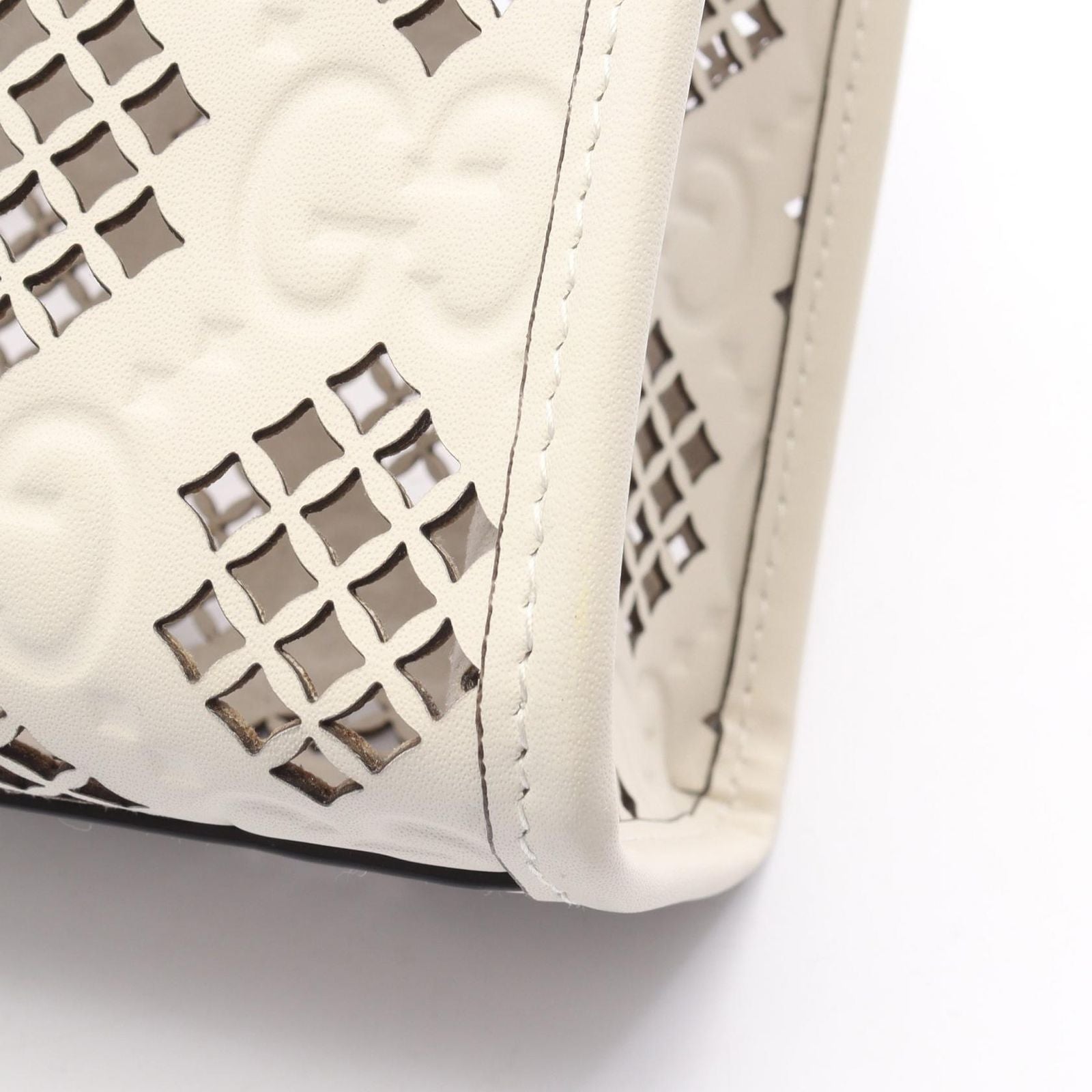 Gucci Handbag Diamond Cutout Small 2-Way White Leather — view 9