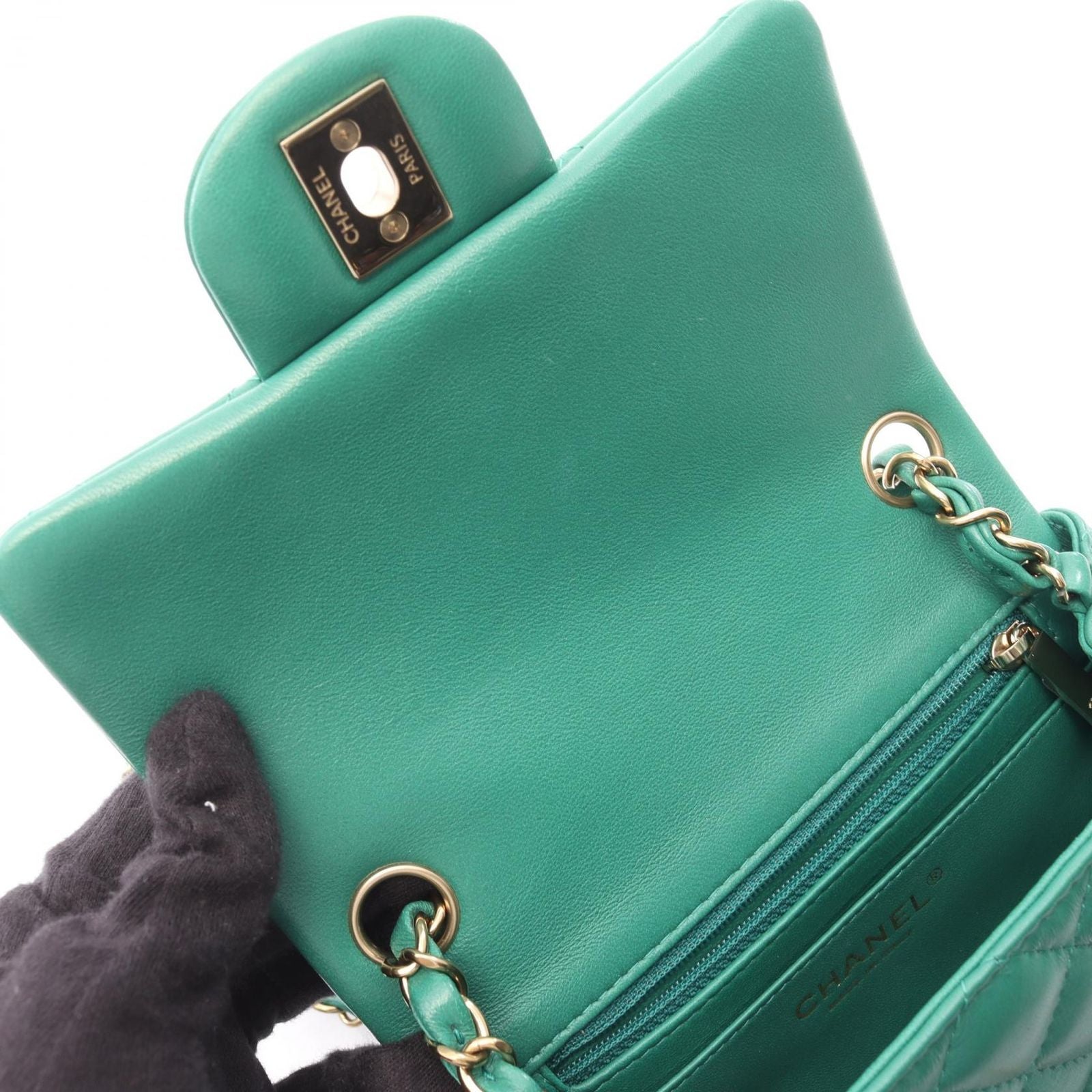 Chanel Shoulder Bag Mini Quilted Green Lambskin Chain — view 6