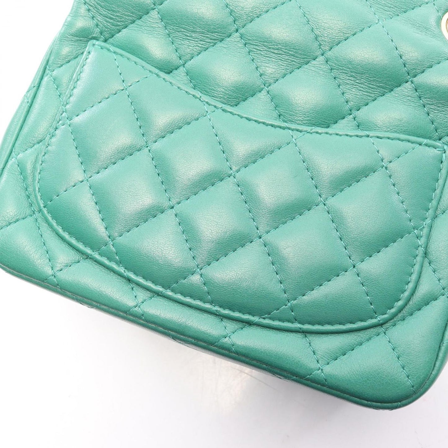 Chanel Shoulder Bag Mini Quilted Green Lambskin Chain — view 9