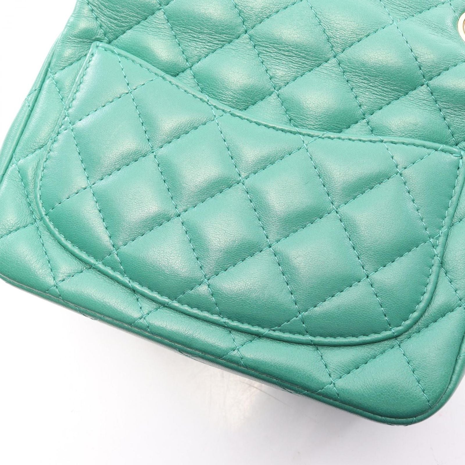Chanel Shoulder Bag Mini Quilted Green Lambskin Chain — view 9