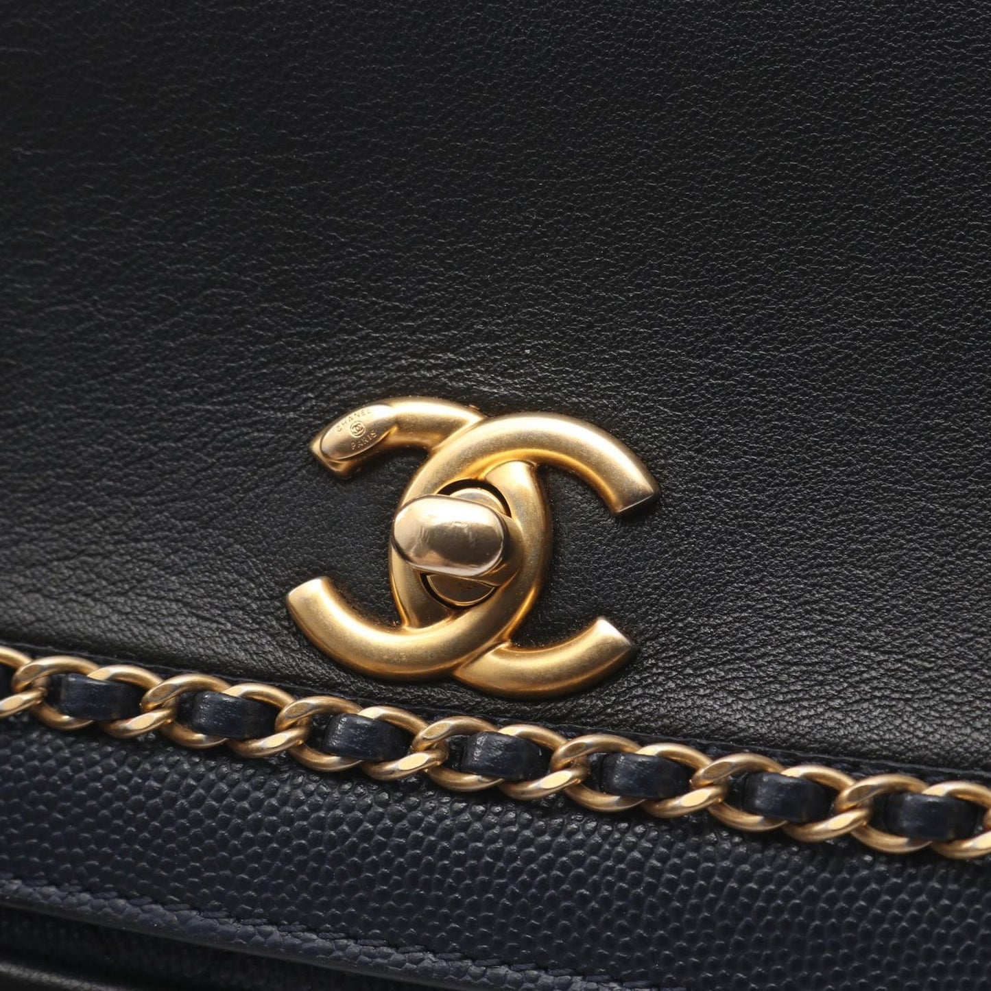 Chanel Shoulder Bag Chain Around Flap Navy Black Lambskin Caviar — view 6