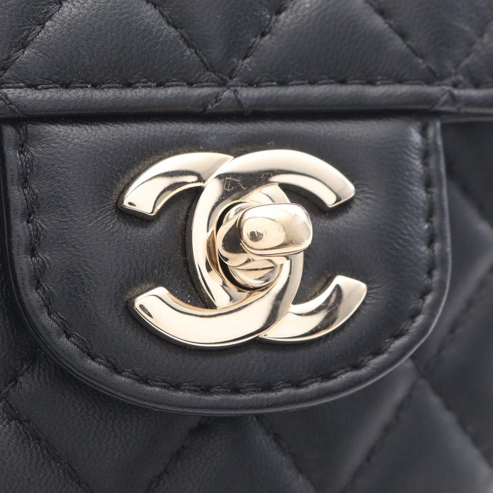 Chanel Shoulder Bag Quilted Heart Black Lambskin — view 9