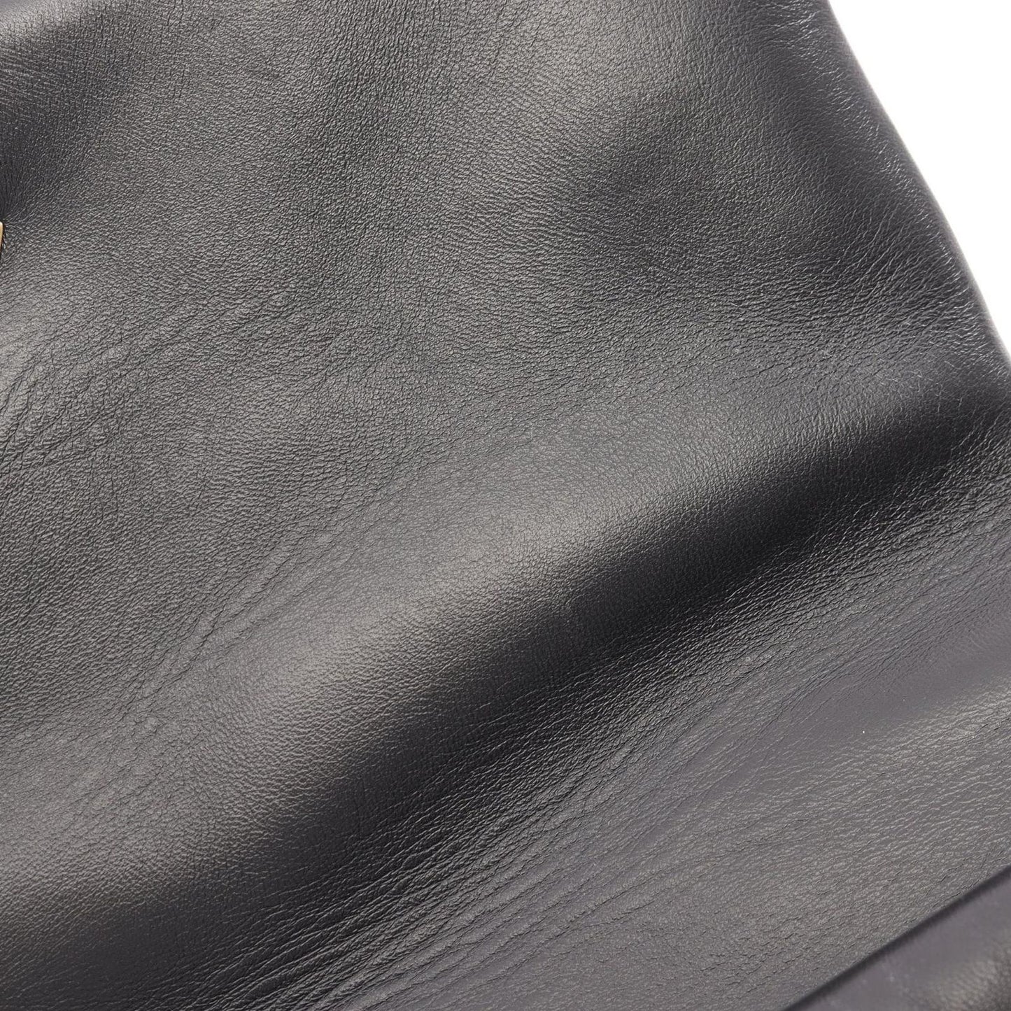 Chanel Shoulder Bag 19 D'isneuf Quilted 2-Way Black Lambskin 19 Chain — view 6