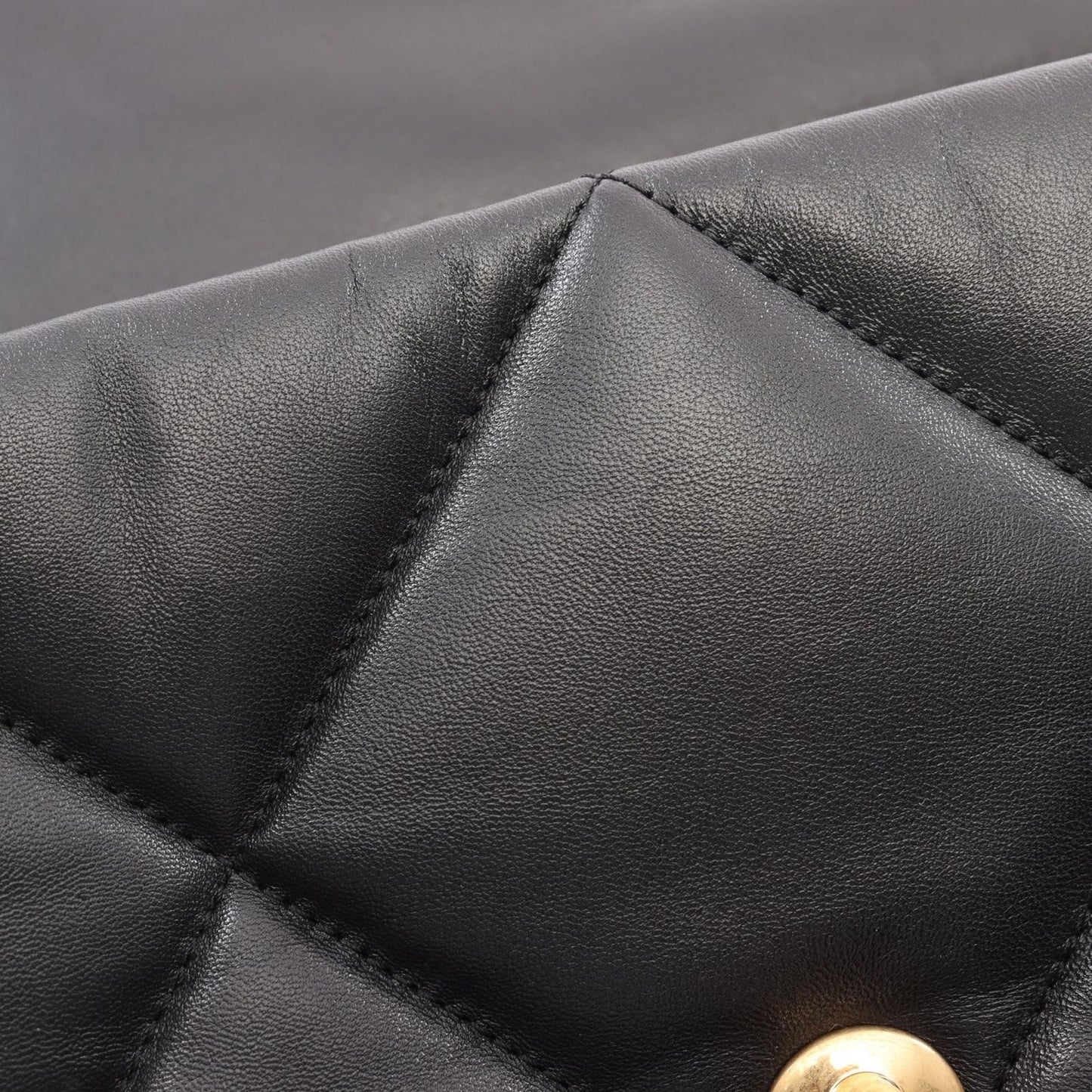 Chanel Shoulder Bag 19 D'isneuf Quilted 2-Way Black Lambskin 19 Chain — view 7