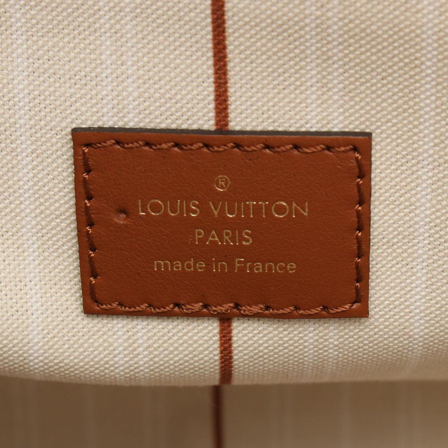 Louis Vuitton Handbag on My Side MM Monogram Tufting Blanc 2-Way Natural Brown — view 4