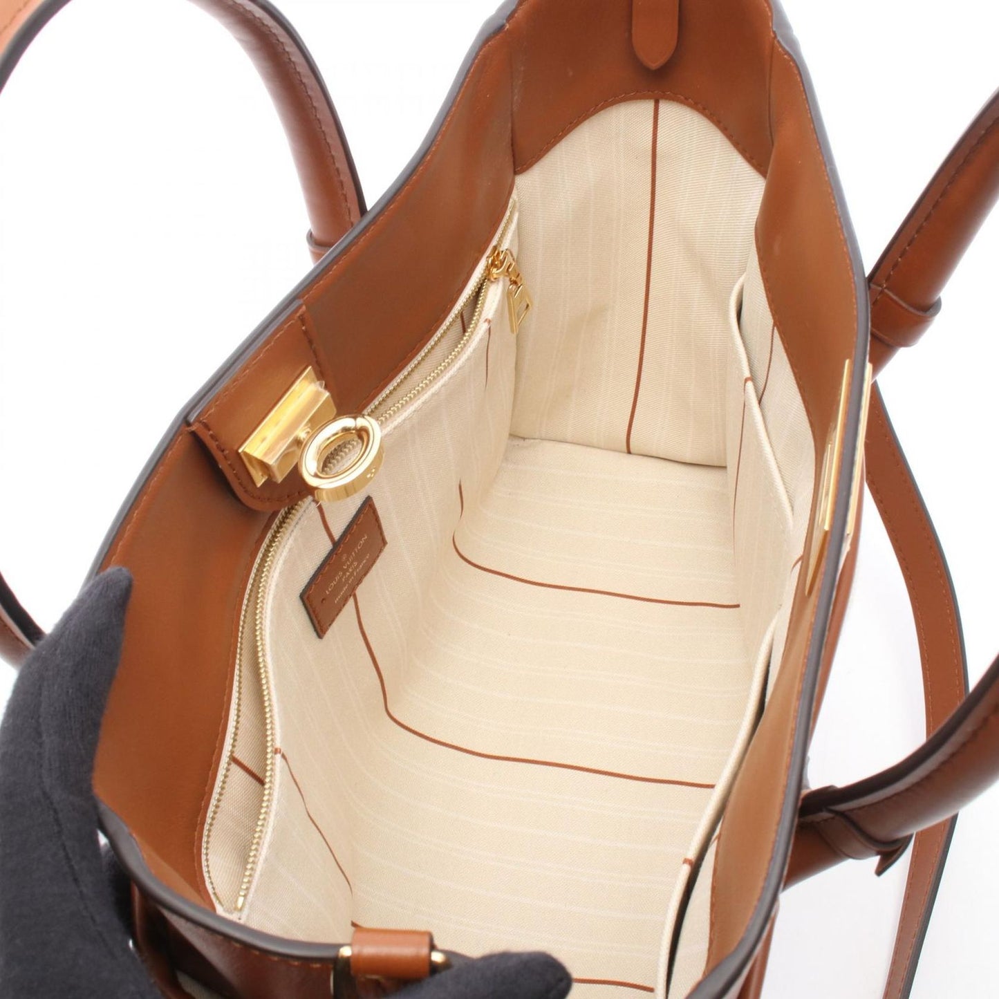 Louis Vuitton Handbag on My Side MM Monogram Tufting Blanc 2-Way Natural Brown — view 3