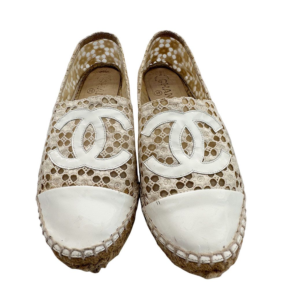 Chanel Sandals yu White CC Logo — view 2
