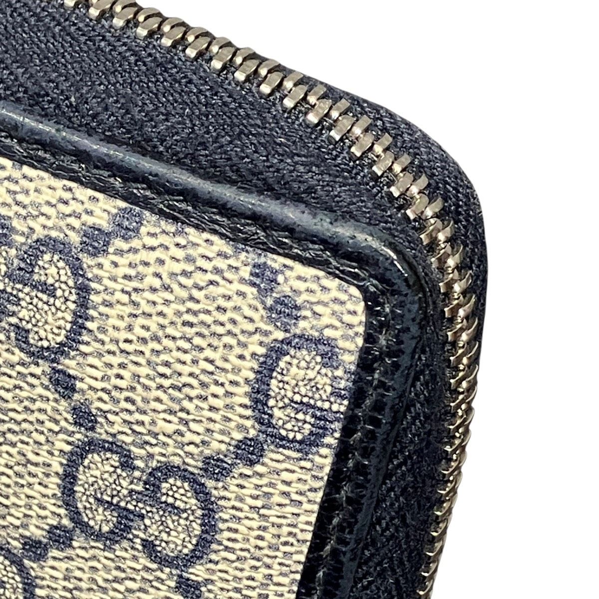 Gucci Interlocking GG Supreme Wallet — view 8
