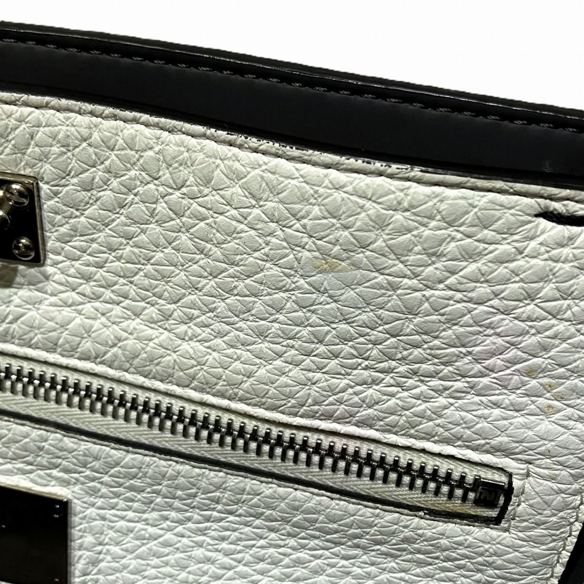 Fendi Peekaboo Light Fit Shoulder Bag Leather — view 9
