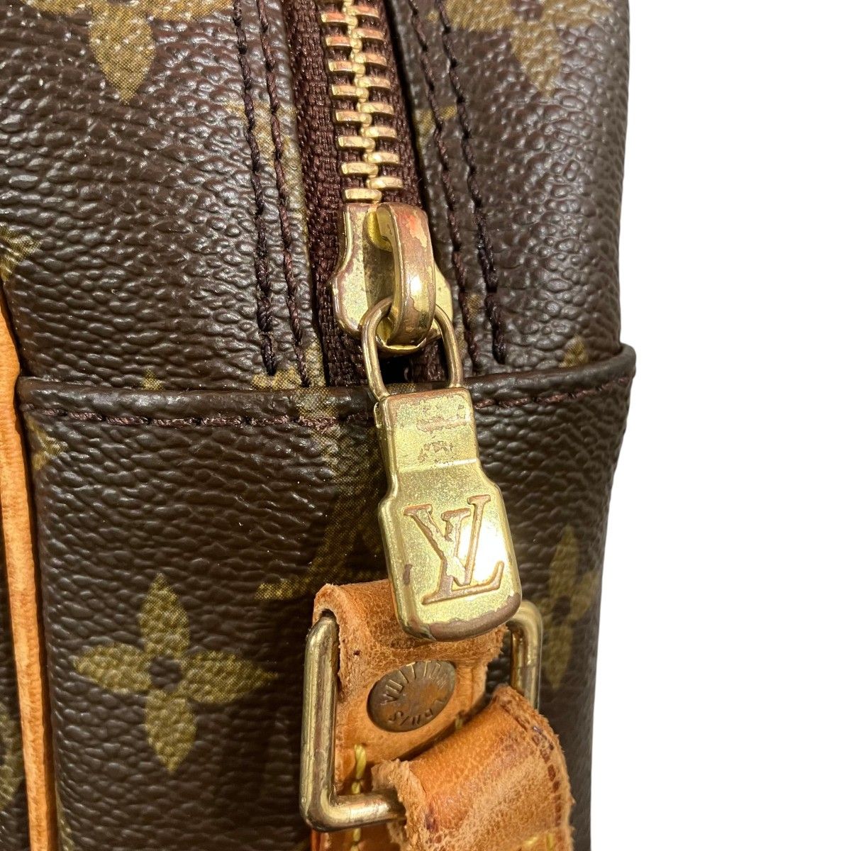 Louis Vuitton Trocadero Monogram Shoulder Bag Canvas — view 9
