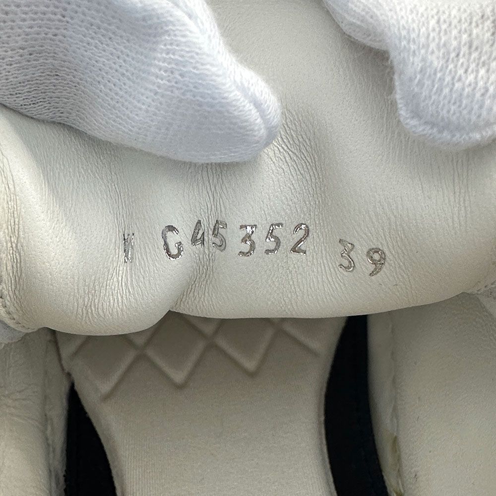 Chanel Sneakers Canvas Purple CC Logo — view 7