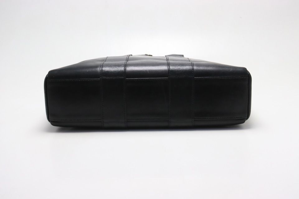 Hermes Fourre Tout PM Leather Handbag — view 3