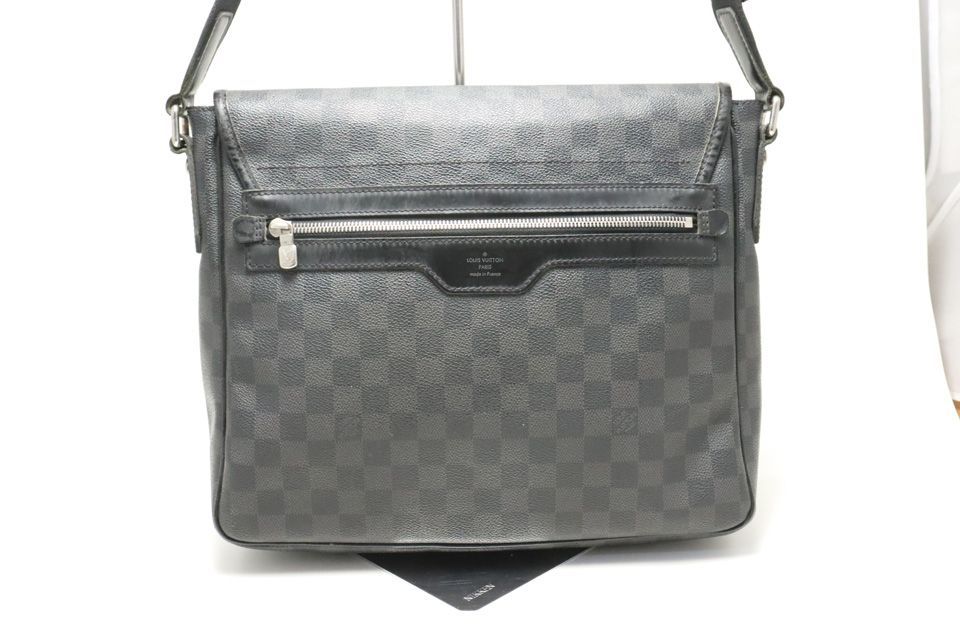 Louis Vuitton Damier Graphite Da MM Leather Shoulder Bag — view 2