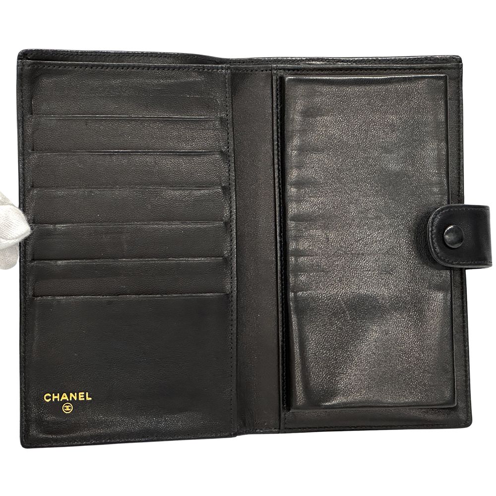 Chanel Wallet CC Logo Lambskin Black Gold — view 4