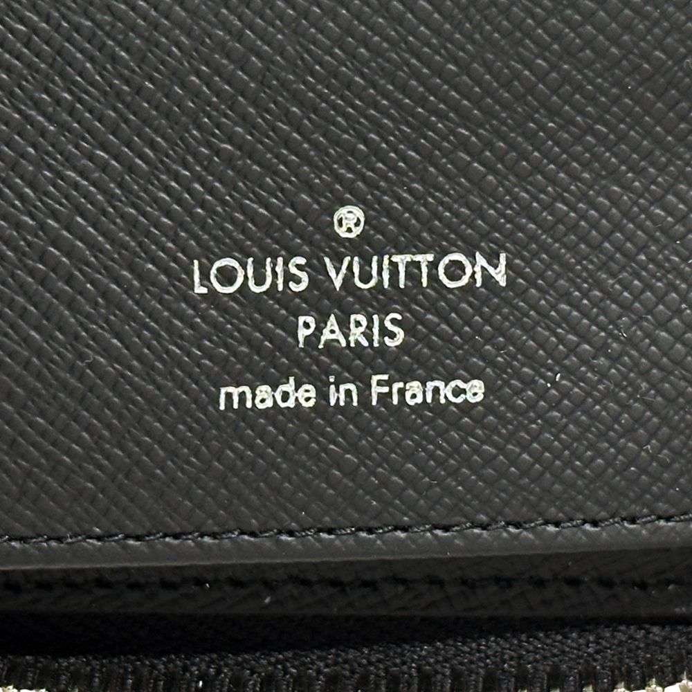 Louis Vuitton Wallet Taiga Noir Black — view 5