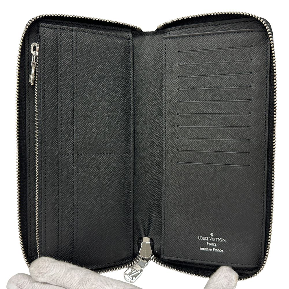 Louis Vuitton Wallet Taiga Noir Black — view 4