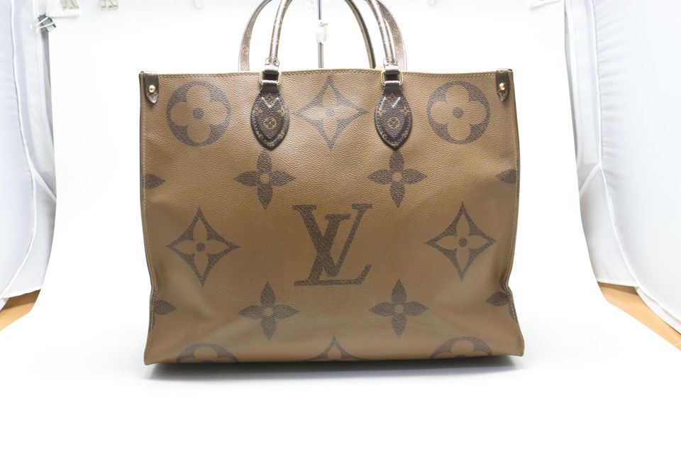 Louis Vuitton Monogram On The Go GM Leather 2-Way Tote — view 2