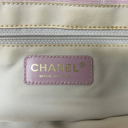 Chanel Tote Line MM Pink Leather — view 9