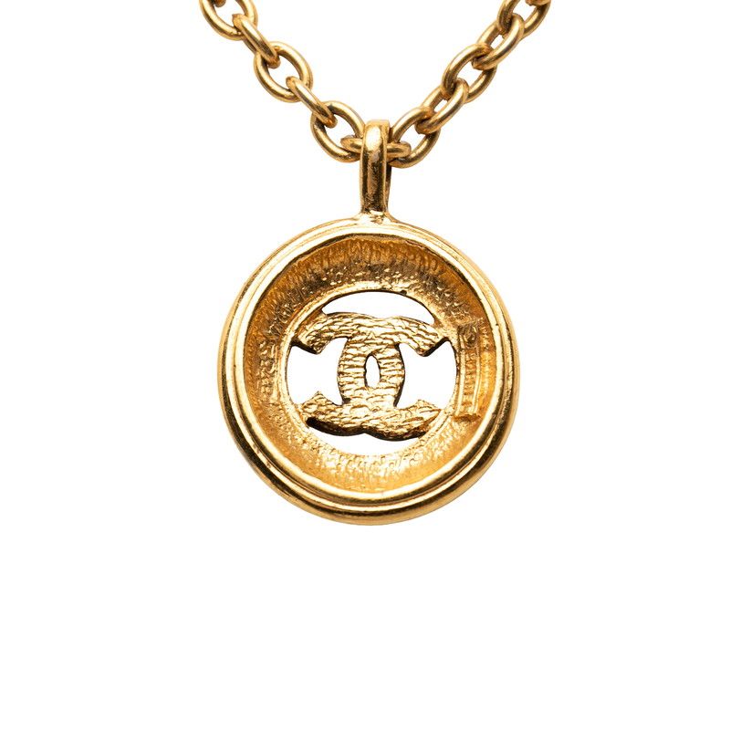 Chanel CC Logo Chain Round Pendant Necklace Gold Plated — view 2