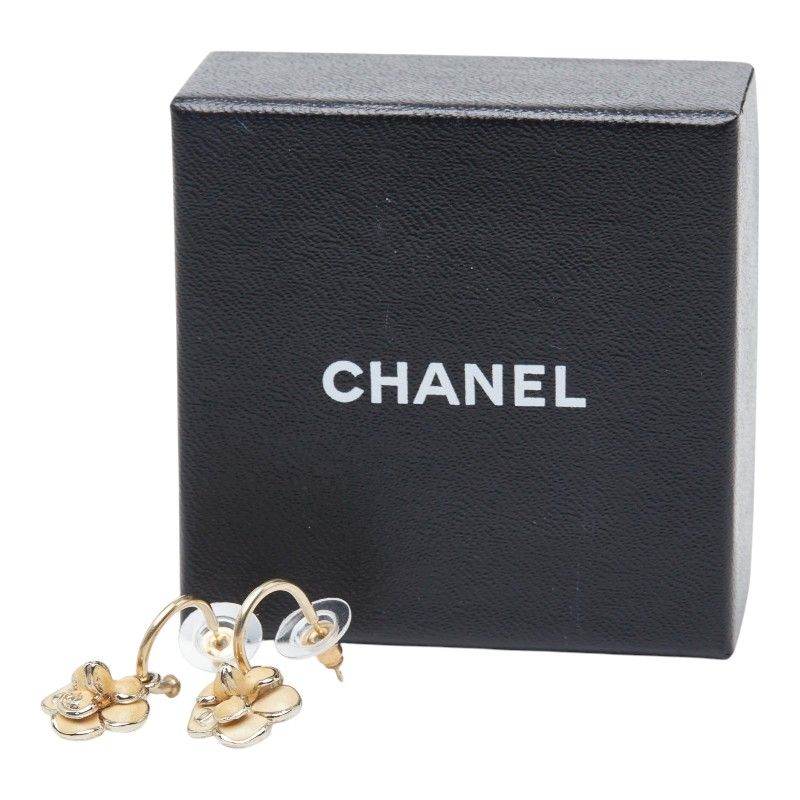 Chanel CC Logo Earrings Gold Beige Plating — view 5