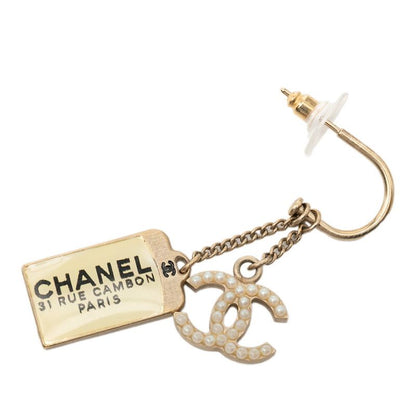 Chanel CC Logo 31 Rue Cambon Plate Earrings Gold tale Pearl — view 3