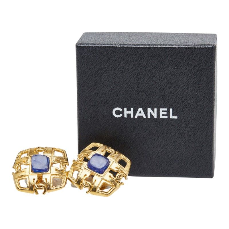 Chanel Vintage CC Logo Strike Earrings Gold Plating — view 5