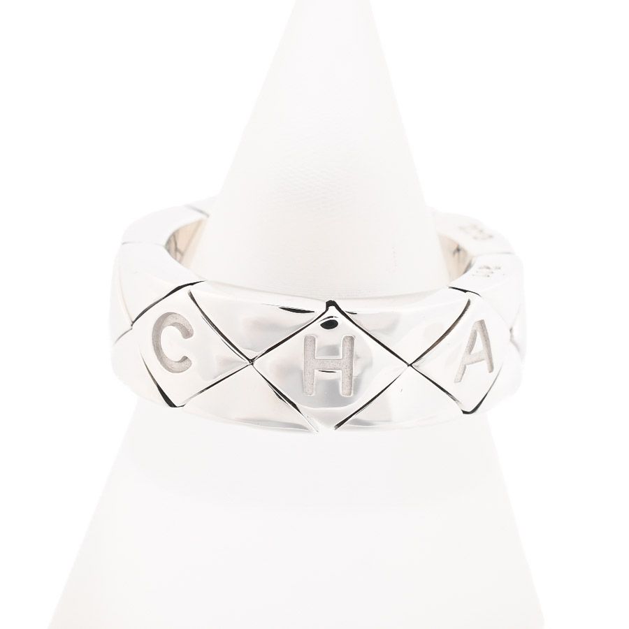 Chanel Ring Quilted White Gold