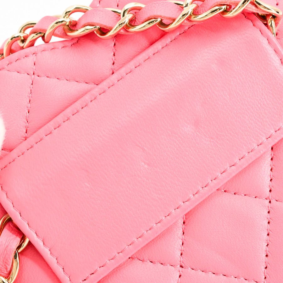 Chanel Shoulder Bag Heart Chain — view 8