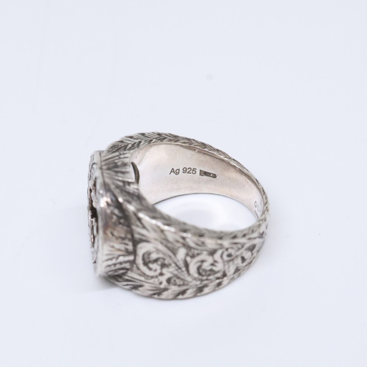 Gucci Interlocking GG Arabesque 12 No 12 Ring — view 2