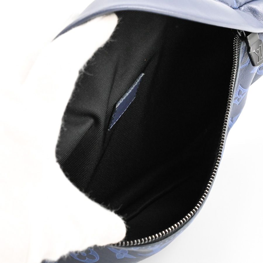 Louis Vuitton Belt Bag Discovery Bum Pack — view 4