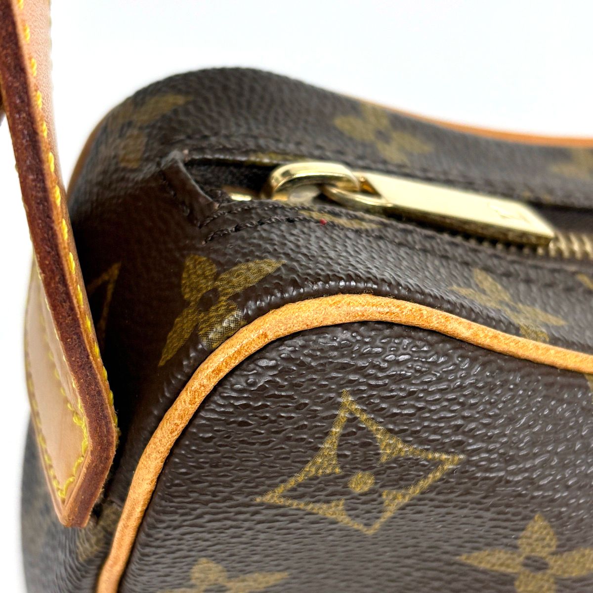 Louis Vuitton Croissant MM Shoulder Monogram Brown — view 3