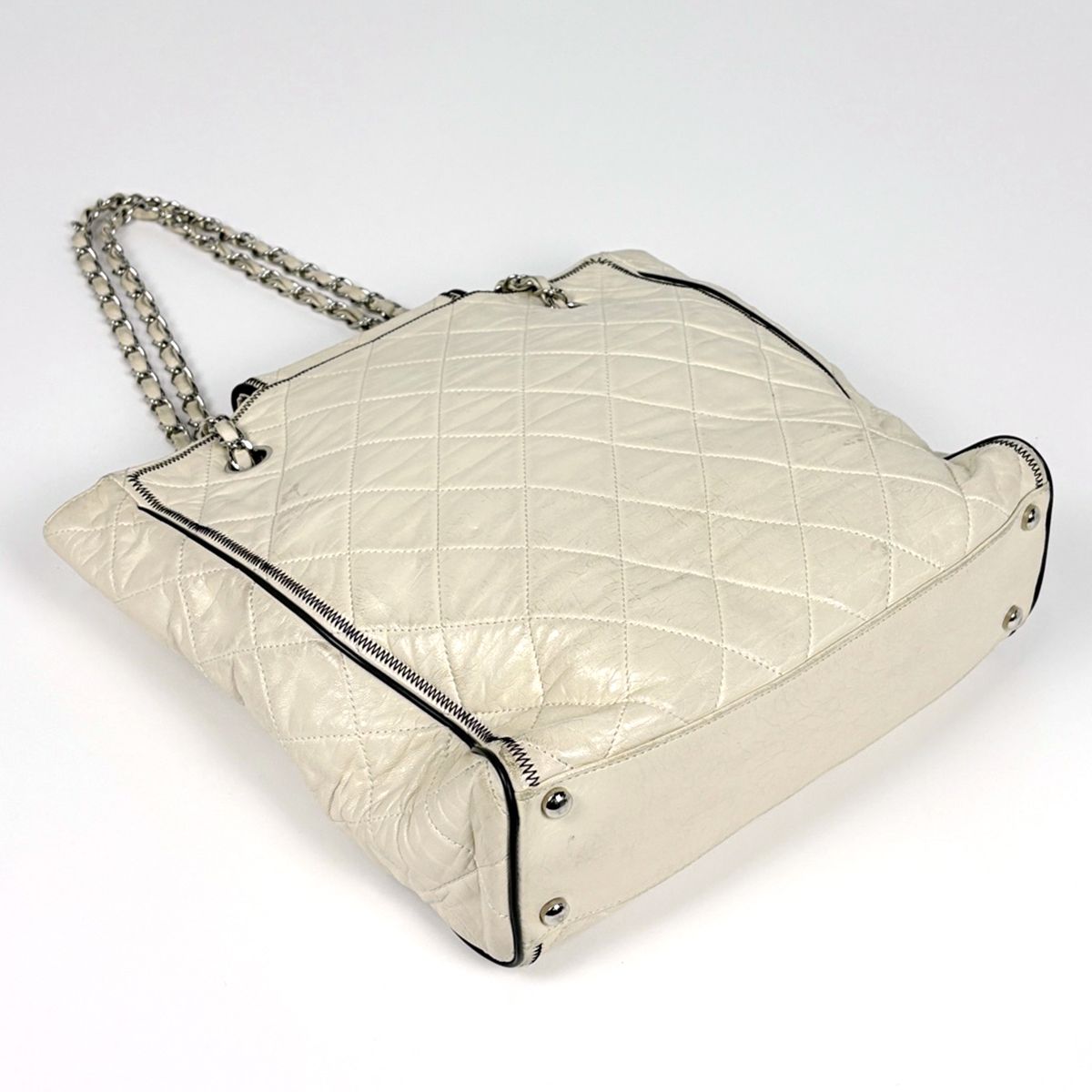 Chanel East Waist 2.55 Tote 2-Way Chain Leather Ivory — view 2