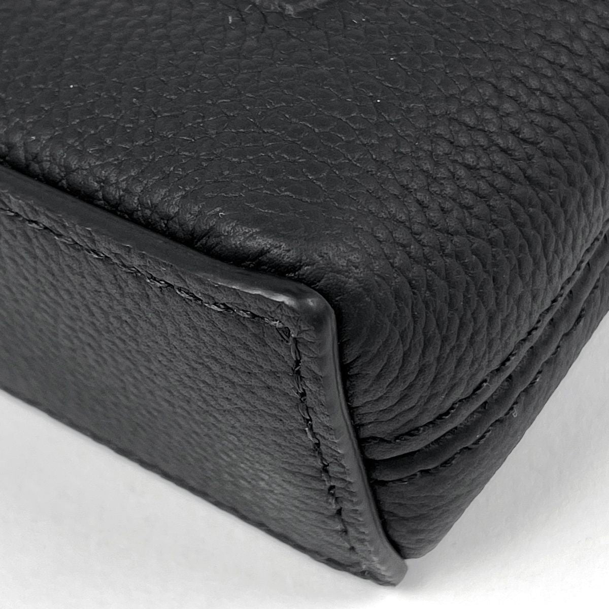 Louis Vuitton Takeoff Pouch Clutch Leather Noir — view 3