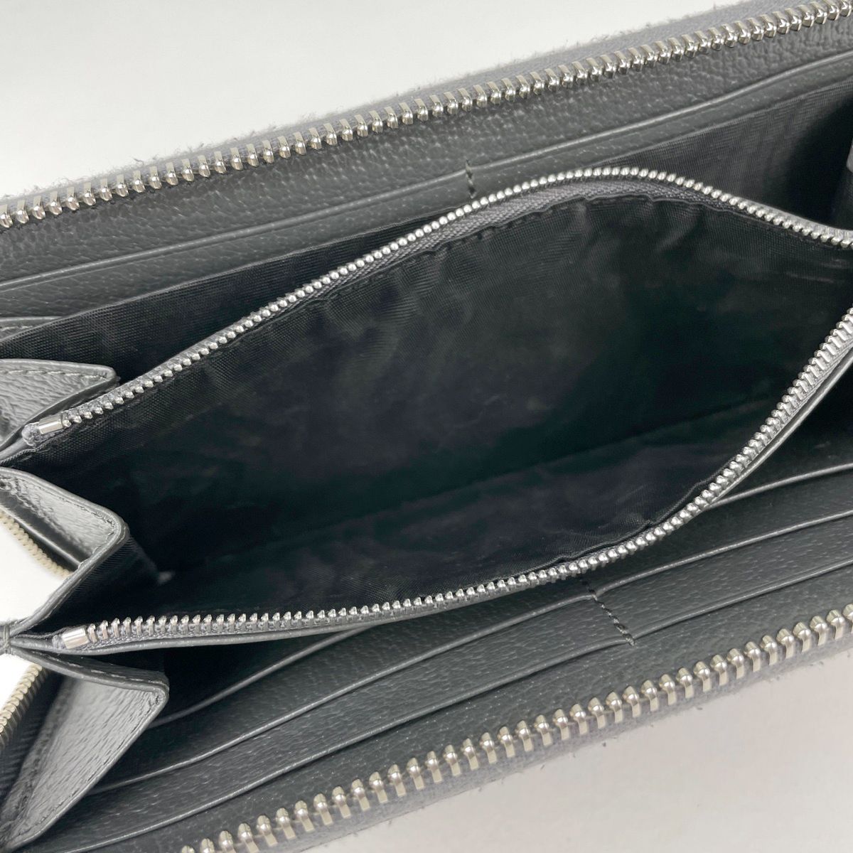 Gucci Cutout Interlocking Zip Around Wallet GG Supreme Pattern Leather Gray — view 7
