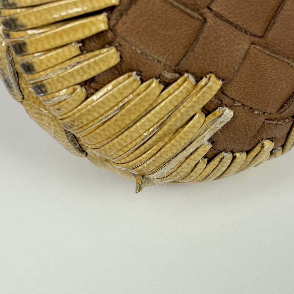 Bottega Veneta Intrecciato Shoulder Bag Leather Brown — view 4