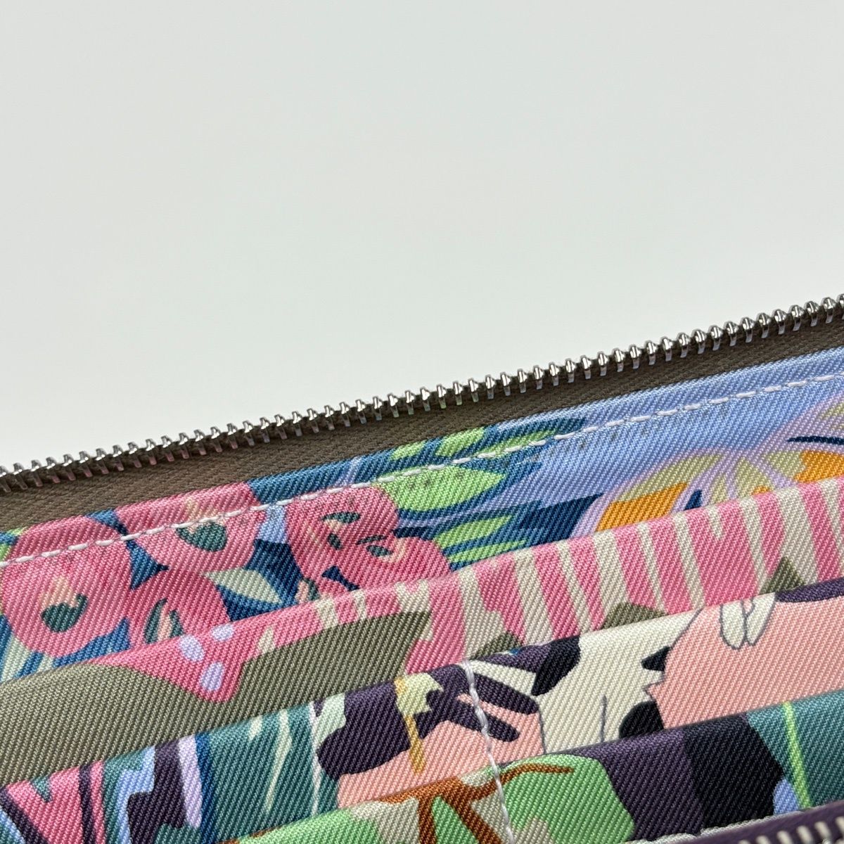 Hermes Azap Long Silk in Zip Around Wallet Veau Etoupe — view 4