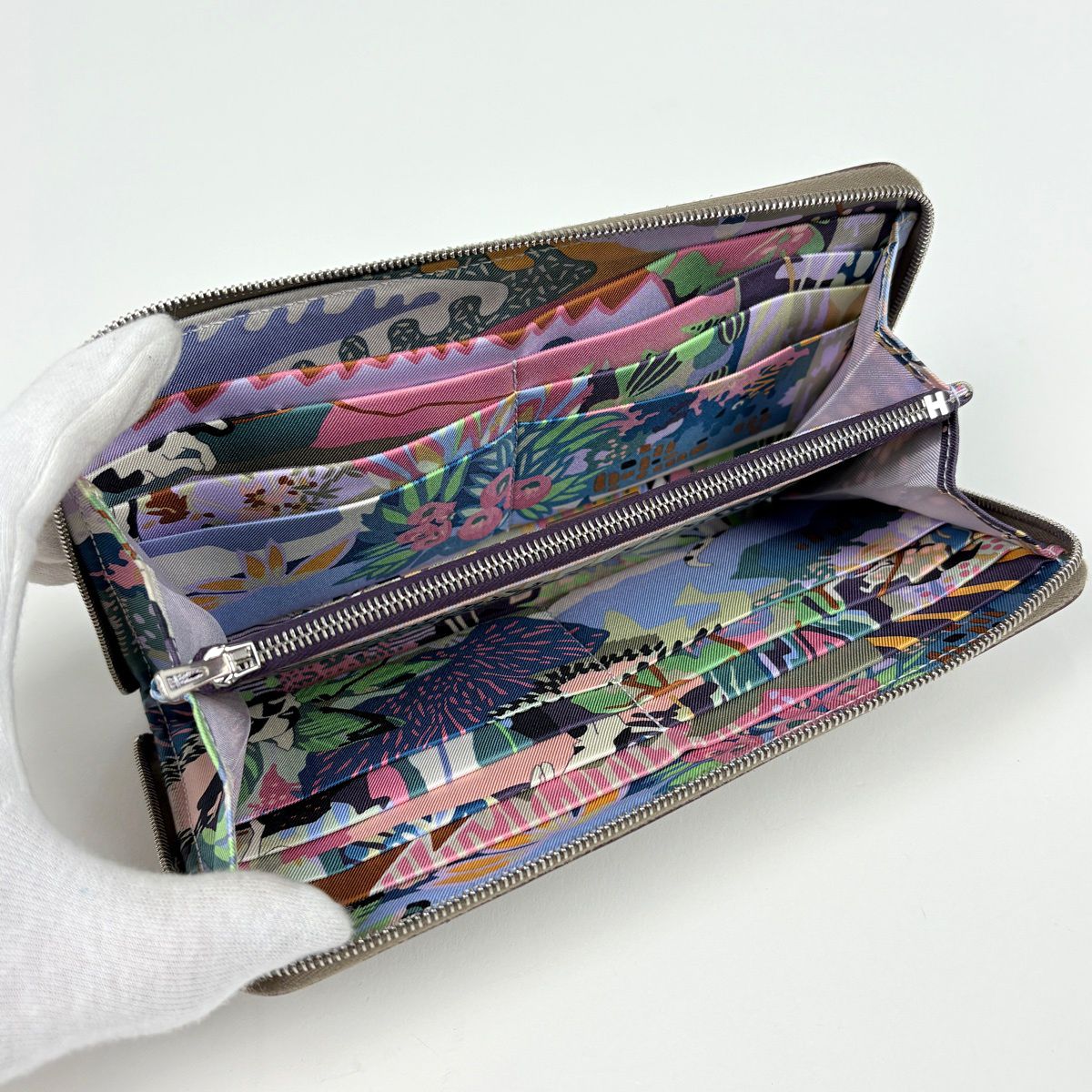 Hermes Azap Long Silk in Zip Around Wallet Veau Etoupe — view 5