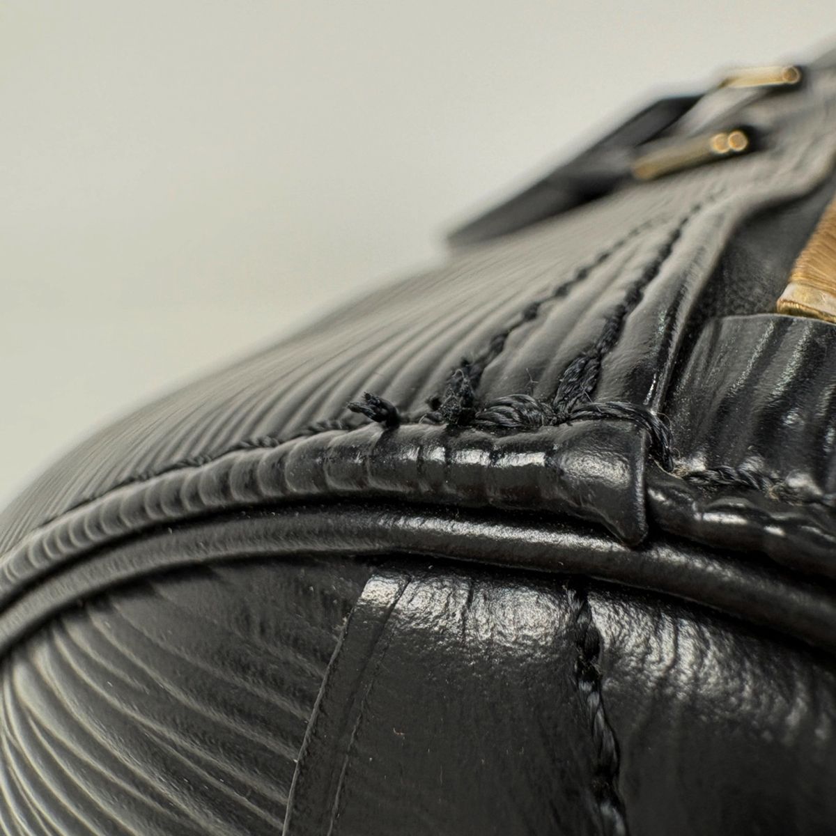 Louis Vuitton Keepall 50 Boston Bag Epi Noir — view 5