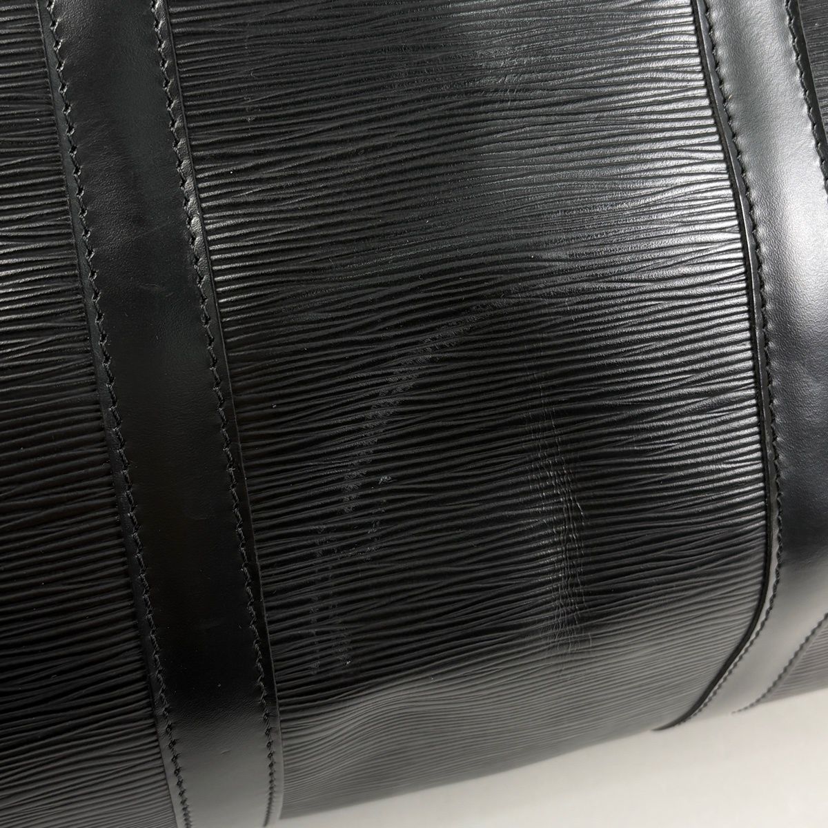 Louis Vuitton Keepall 50 Boston Bag Epi Noir — view 4