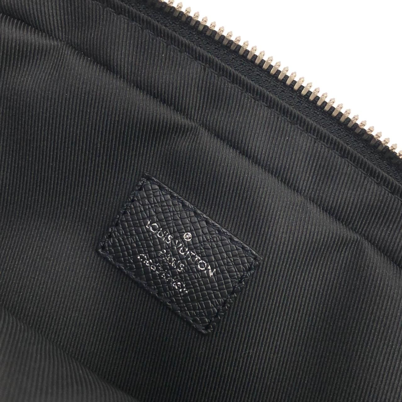 Louis Vuitton Taiga Llama Bum Bag Outdoor — view 9