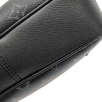 Louis Vuitton Taiga Llama Bum Bag Outdoor — view 4
