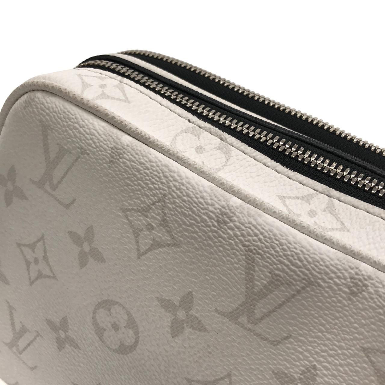 Louis Vuitton Taiga Llama Alpha Messenger Shoulder Bag — view 5