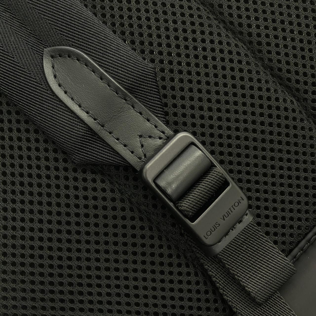 Louis Vuitton LV Snow Backpack Multi Pocket Sac — view 5