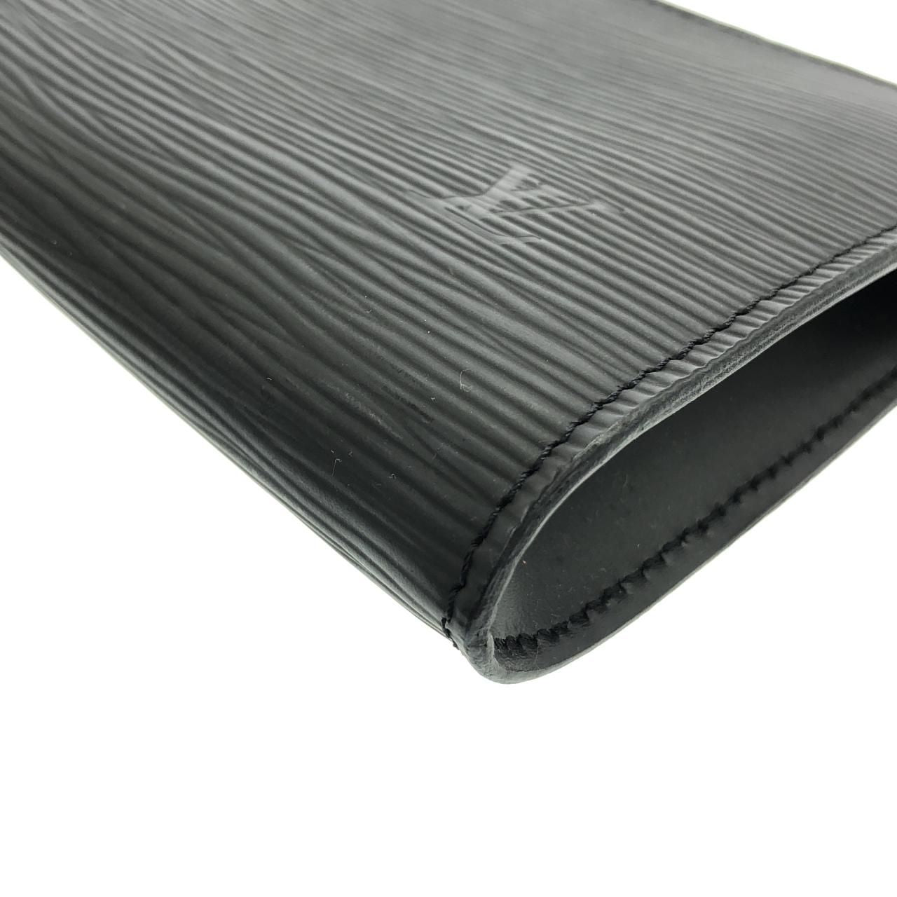 Louis Vuitton Epi Pochette 21 cm Pouch — view 3